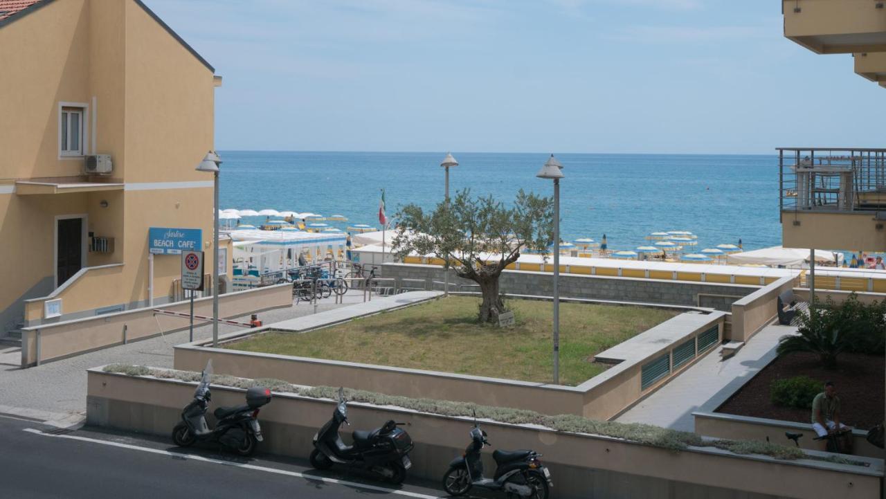 Babyaccommodation Family Experience III Pietra Ligure Exteriér fotografie